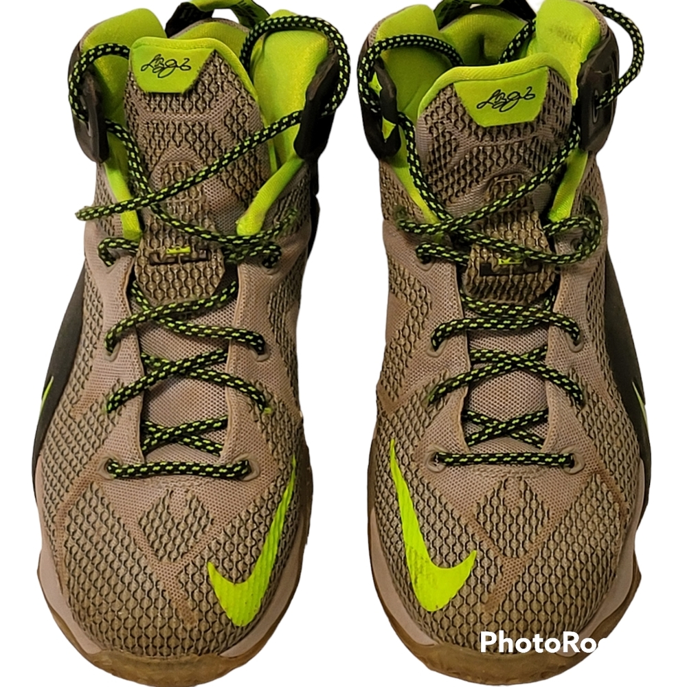 Nike LeBron Dunkmaster SIZE 6.5 YOUTH, Basketball Shoes Sneakers